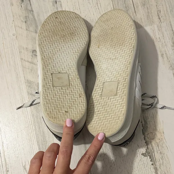 33.9 The Original White and Black Women's Sneakers - Image 9