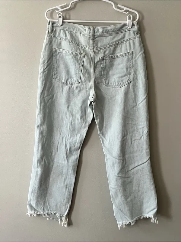 We The Free Women’s Light Wash Distressed Relaxed Jeans Size 30 - Image 8