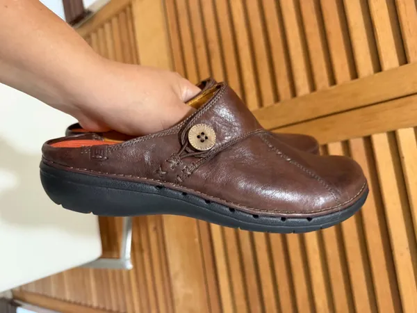 Clarks Un unstructured Un.Loop Leather Mules Clogs Shoes Brown Women's Sz 8 M EU - Image 6