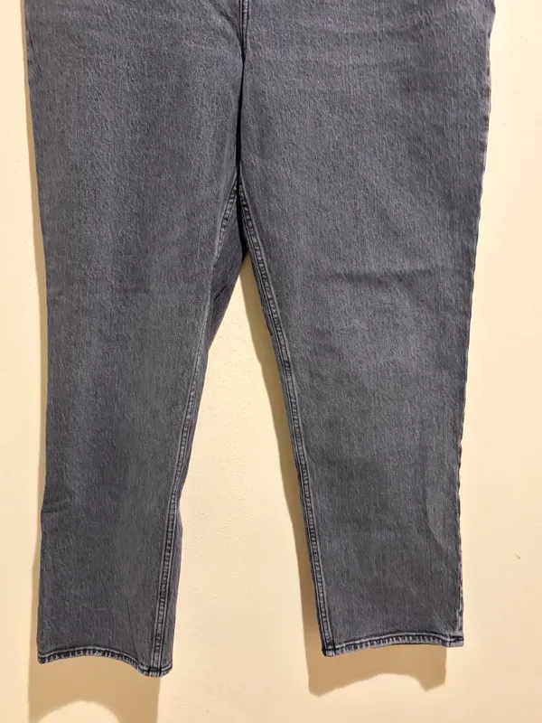 Abercrombie & Fitch Curve Love The '90s Straight Ultra High Rise Gray Jeans - Image 6