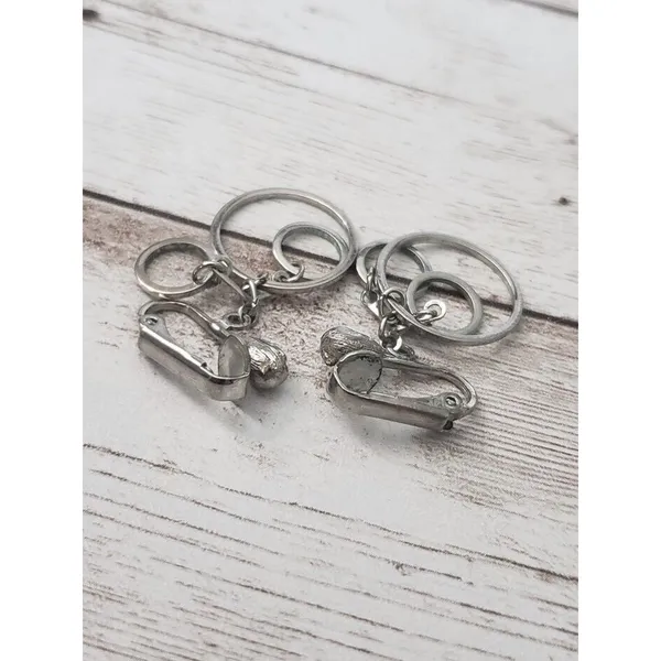 Vintage Clip On Earrings Three Circles Silver Tone Dangle - Image 4