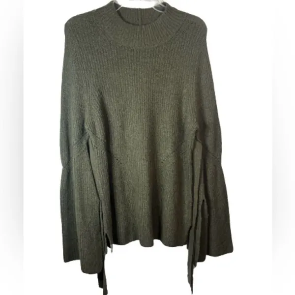 Chelsea28 bell sleeve wool blend sweater Size Small Green Cozy Cute Boho - Image 2