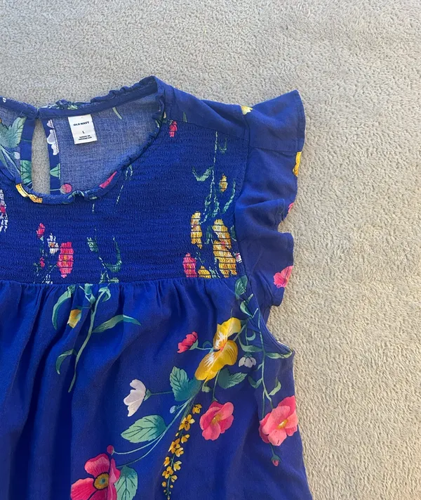 Old Navy Top Women’s Medium Sleeveless - Image 4