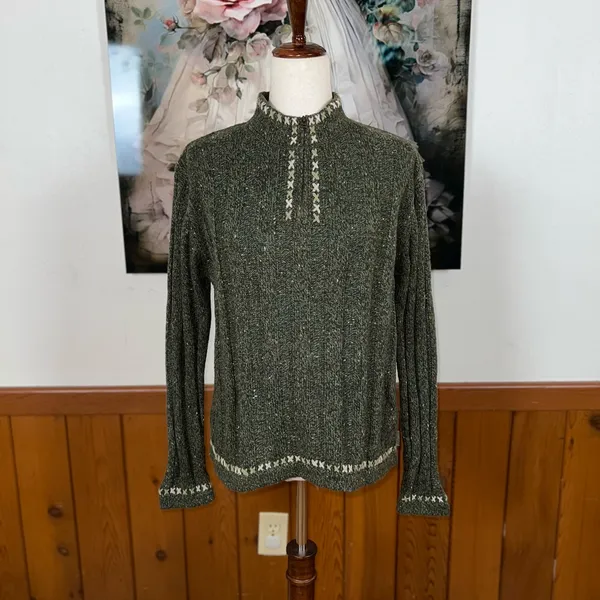 Nice Vintage Y2K Woolrich Ramie Cotton & Wool Sweater! - Image 2