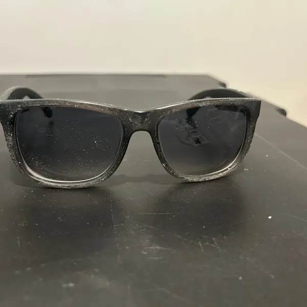 Ray-Ban Classic Black Frame is in Fair Shape. Finishing is off. - Image 9