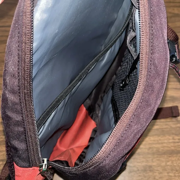 Patagonia Atom 8L Sling Bag - Image 3