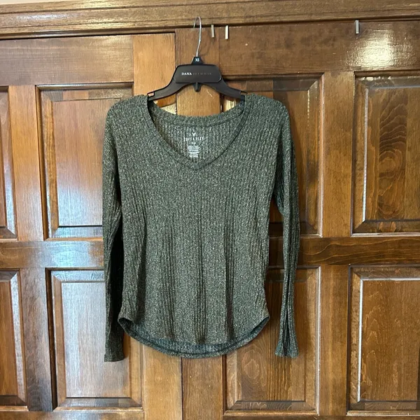 American‎ Eagle Soft & Sexy Olive Green Ribbed V-Neck Knit Sweater Top Womens XS - Image 4