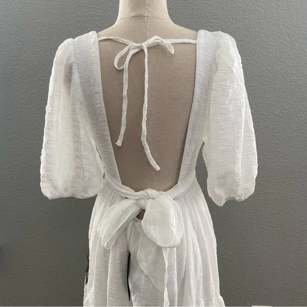 Lulu's Hello Sweetheart White Puff Sleeve Tiered Midi Dress Size Medium NWT - Image 4