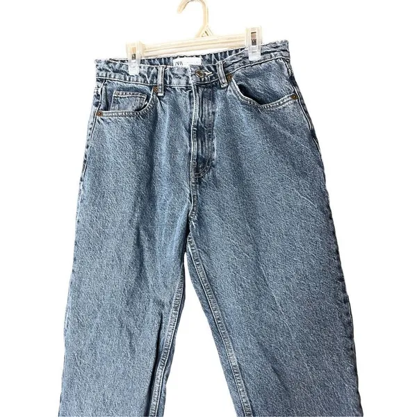 Zara High Rise Straight Jeans‎ Size 6 - Image 2