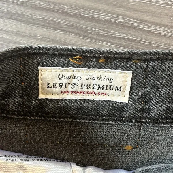 Levi's Dark grey wash shorts with button fly - Image 3
