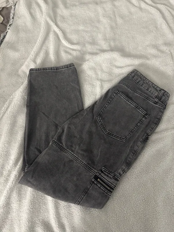 Black cargo pants Size 10 - Image 4