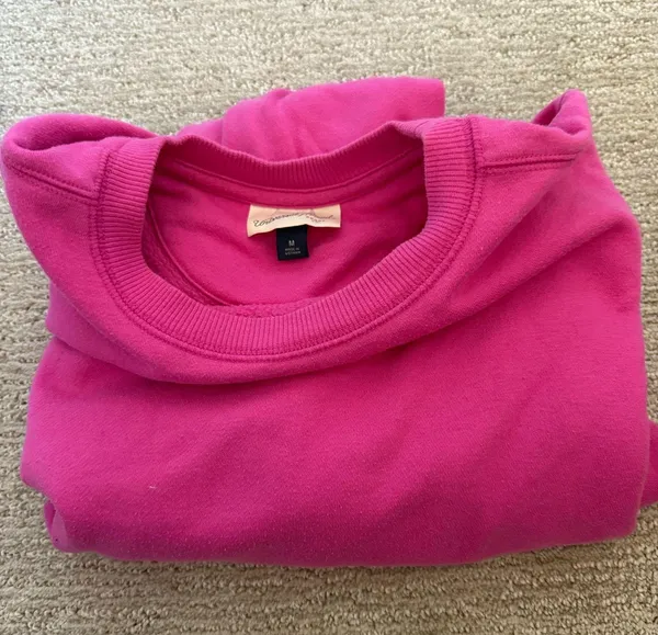 Universal Threads Pink crewneck - Image 2