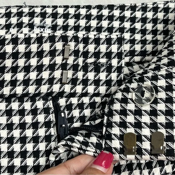 Old Navy 8 high rise pixie checkers pants black white FLAWED - Image 5