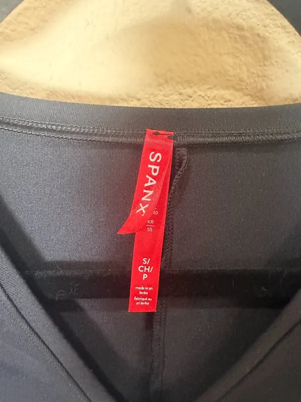 Spanx Knit Long Sleeve V Neck Black Bodysuit Size Small - Image 3
