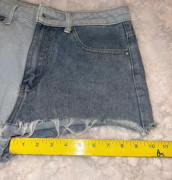 SheIn NWOT Colorblock Blue Jean Denim Shorts - Image 6