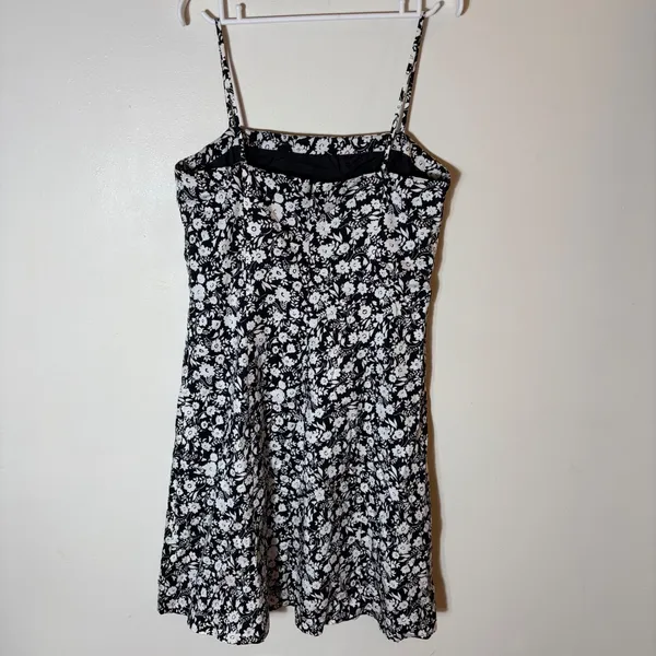 Ann Taylor Black White Floral Fit & Flare Spaghetti Strap Dress Size 12‎ - Image 4