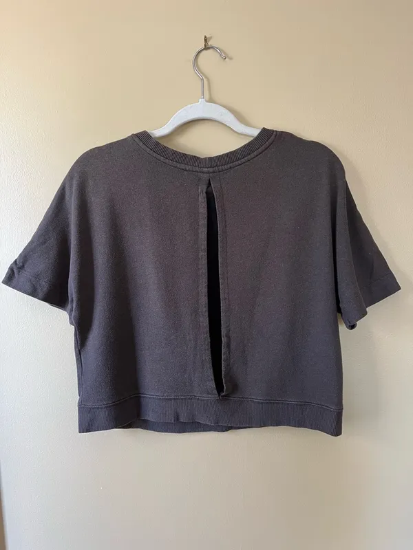 All Saints Short Sleeve Cropped Sweatshirt Shirt - Image 4