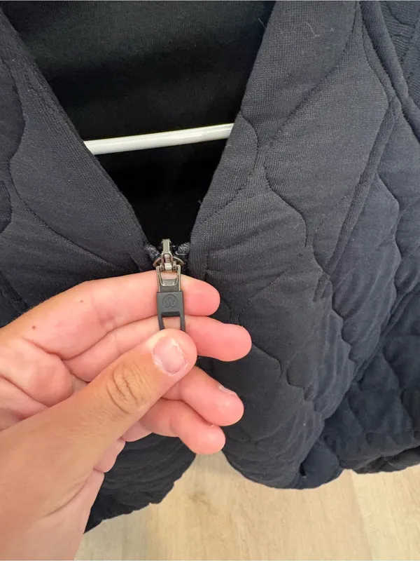 Lululemon Quilted Bomber Jacket in Black Size 6 - Image 4