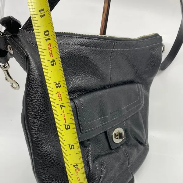COACH M Size Black Leather Crossbody Bag - Image 4