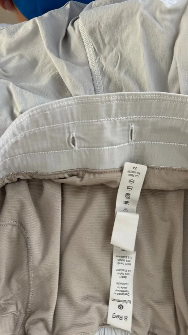 Lululemon Hotty Shorts 2.5" Hot Low-Rise - Image 5
