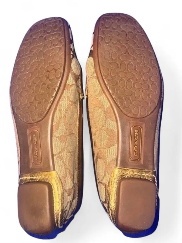 Coach Sheila Signature C Loafers 7.5 Preppy Quiet Luxury Cottagecore Workwear - Image 5