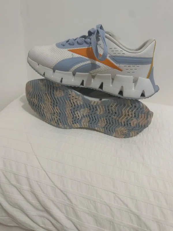 Reebok women’s White/Blue/Orange Mesh Low Top Sneakers US 6 FY9911 - Image 3
