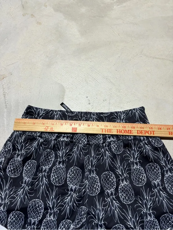 Love fitness Women's Black Pineapple Print Athletic Shorts medium - Image 3