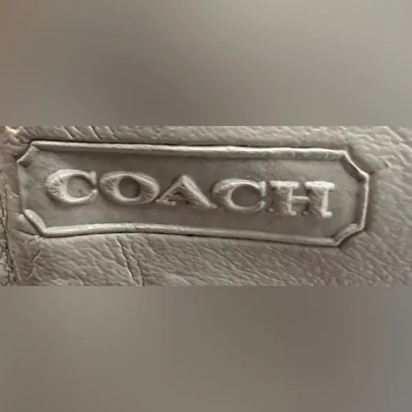 Coach | ladies Signature Jacquard clutch wallet - Image 8