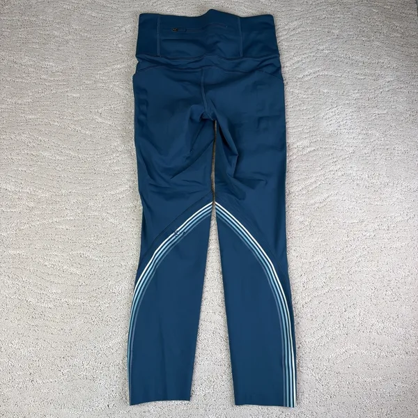 Women's Lululemon Size 4 Speed Light crop 23" Leggings High Rise - Image 5