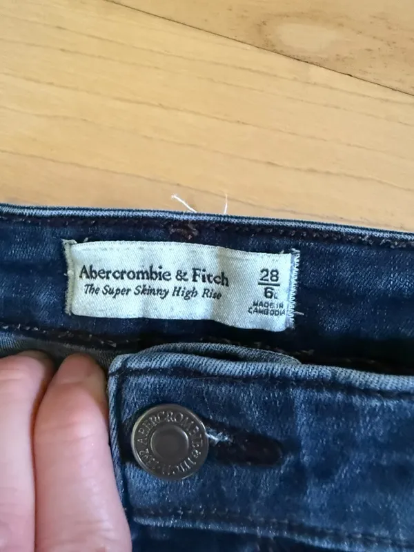 Abercrombie & Fitch The Super Skinny High Rise Jeans - Image 3