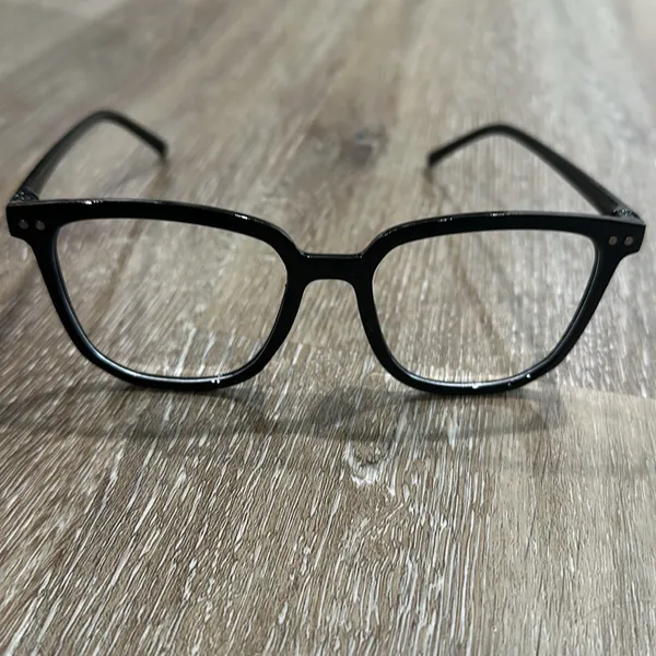 NWT all black frame glasses with no prescription - Image 2