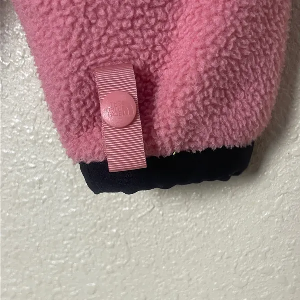 The North Face women’s Pink Zip-Up Fleece Jacket - Image 7