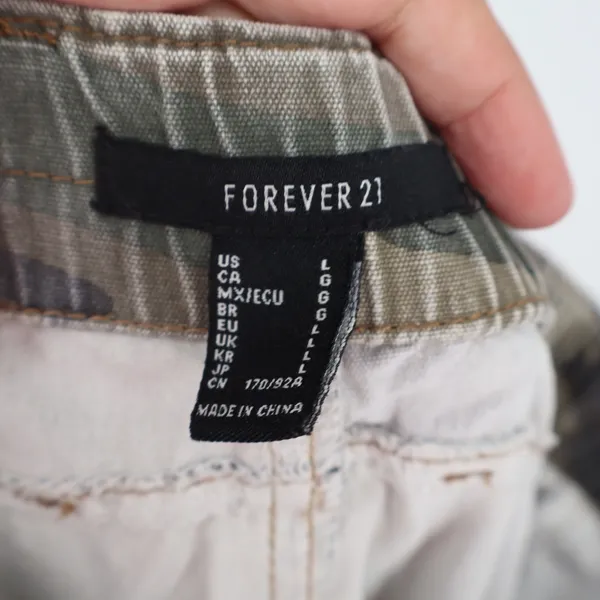 Forever 21 Cargo Pants Womens L Camo Green Utility Pockets Excellent - Image 2
