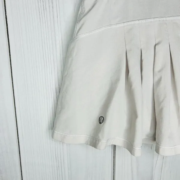 Lululemon Circuit Breaker Skirt Women’s Size 6 Regular Pleated Skort Pale Gray - Image 7