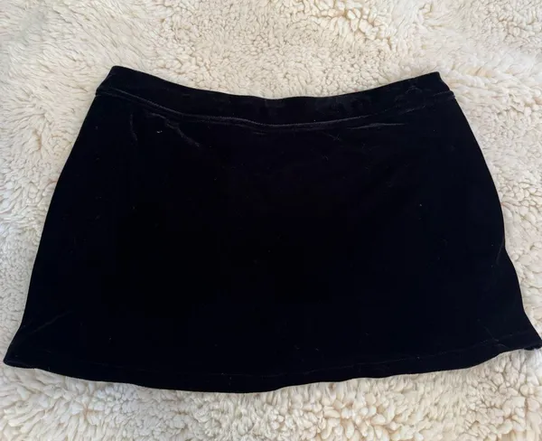 Black Velvet Mini Skirt Urban Outfitters - Image 5