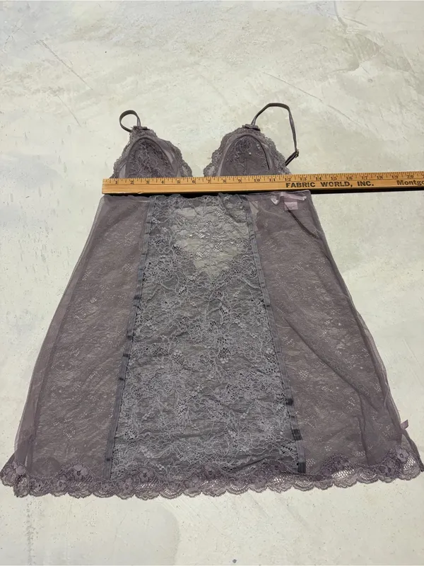 Victoria’s secret very sexy Lace Trim Sheer Babydoll Chemise medium - Image 6
