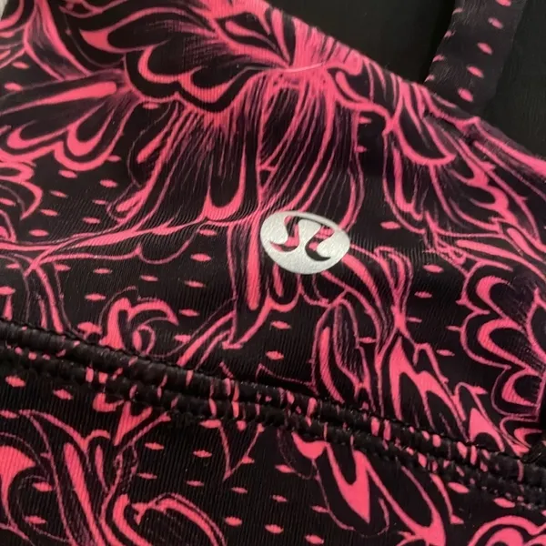 Lululemon sports bra size 4 - Image 6