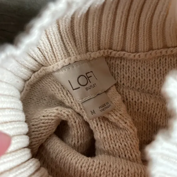 Loft tan sweater - Image 4