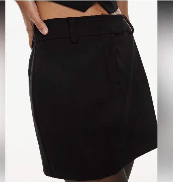 Aritzia NWT - Sunday Best Brie Skirt in Navy Blue Size 4 - Image 3