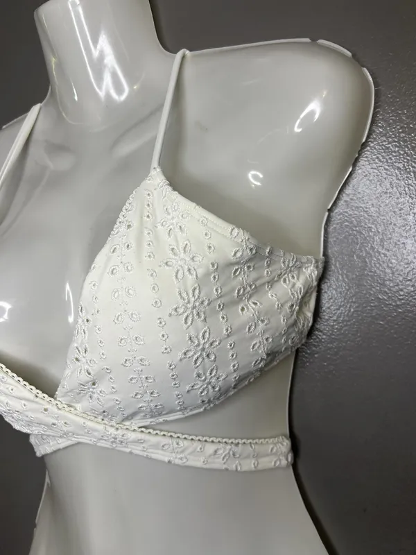 Hollister Bikini Swim Top Womens Medium White Eyelet Triangle Padded Tie Back - Image 3