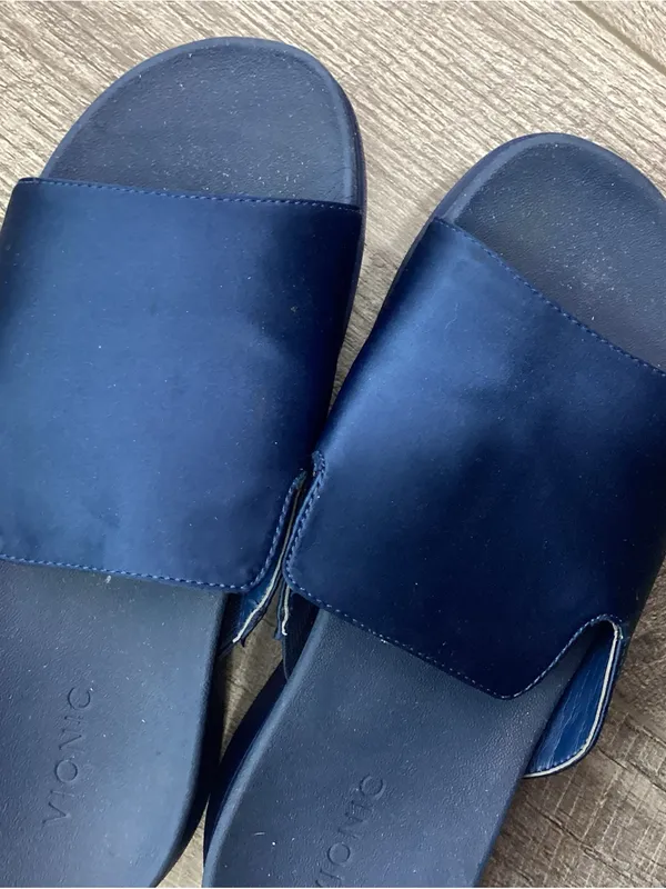 Vionic Monica Slides Size 7 - Image 9