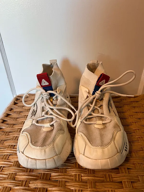 XIDISO White Tennis Shoes Size 11 - Image 2