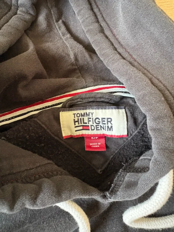 Tommy Hilfiger Black Pullover Hoodie - Image 3