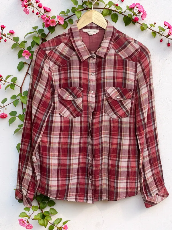 Love Stitch Play The Field Burgundy Plaid Button UP Shirt Size M - Image 2