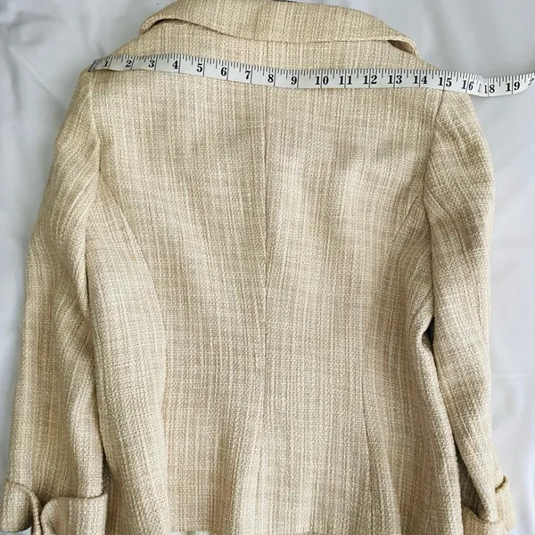 White House Black Market Knit Classy Jacket .Size 4. - Image 8