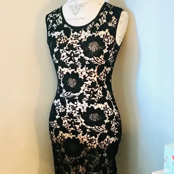 Black Lace Dress Nude Liner Approximately Sz S - Image 2