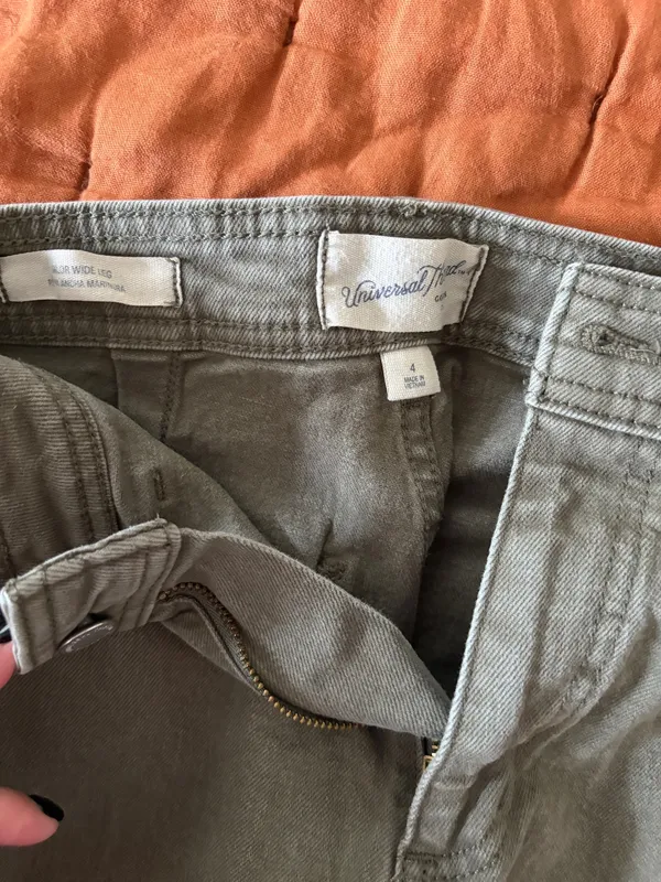 Universal Threads Jeans - Image 2