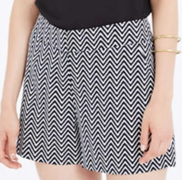 ANN Taylor Chevron Drapey Shorts - Image 3