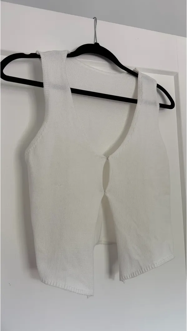 White Open Front Vest Crop Top - Image 3