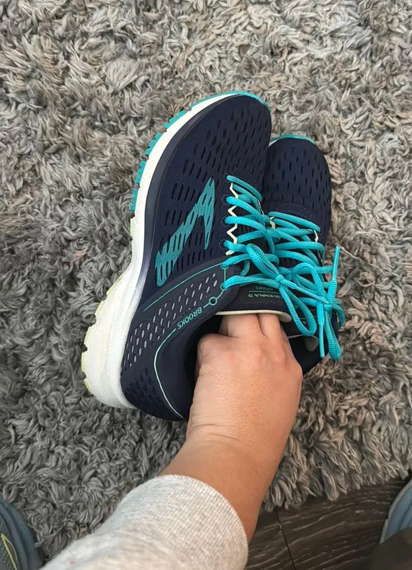 Brooks Running Sneakers - Image 4